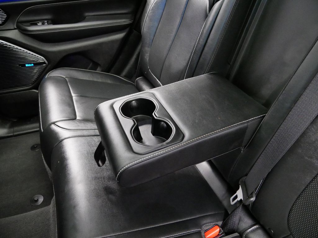 Thumbnail: 2022 Jeep Grand Cherokee - 10