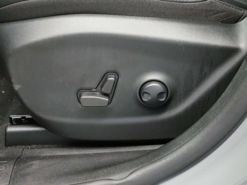 Thumbnail: 2022 Jeep Cherokee - 6