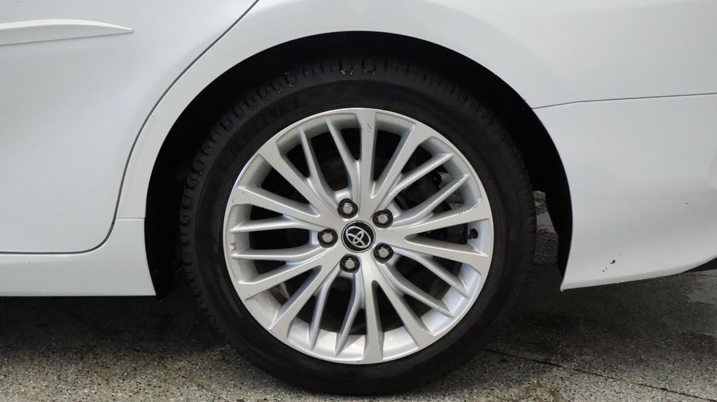 Thumbnail: 2020 Toyota Camry - 12