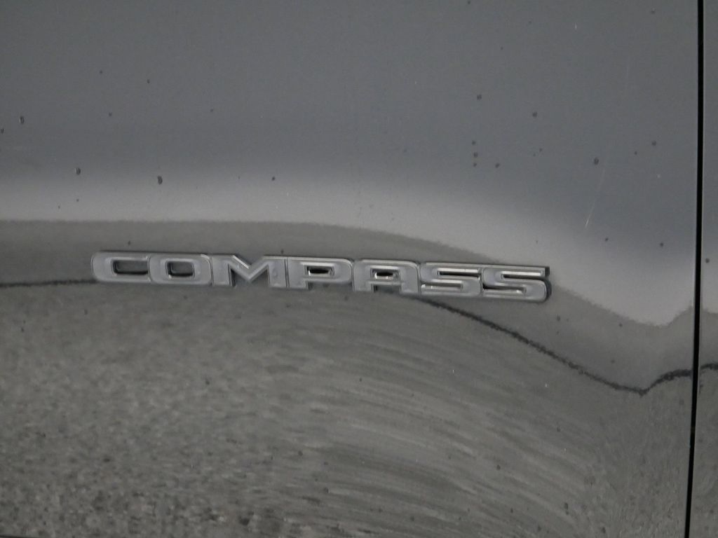 Thumbnail: 2020 Jeep Compass - 18