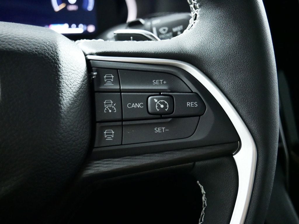 Thumbnail: 2024 Jeep Grand Cherokee - 39