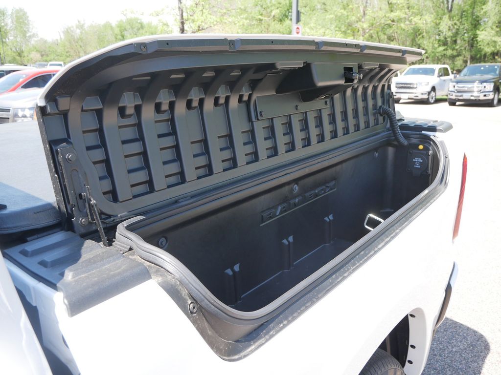 Thumbnail: 2025 RAM 1500 - 16