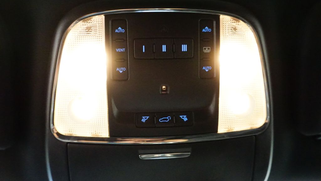 Thumbnail: 2017 Jeep Grand Cherokee - 39