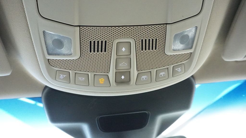 Thumbnail: 2019 Lincoln Nautilus - 36