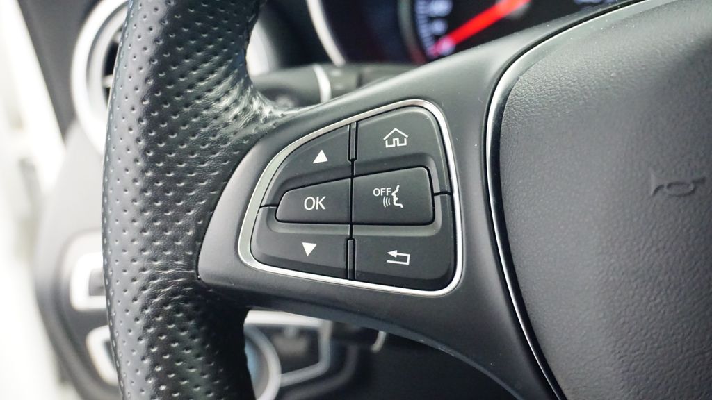 Thumbnail: 2018 Mercedes-Benz C-Class - 31