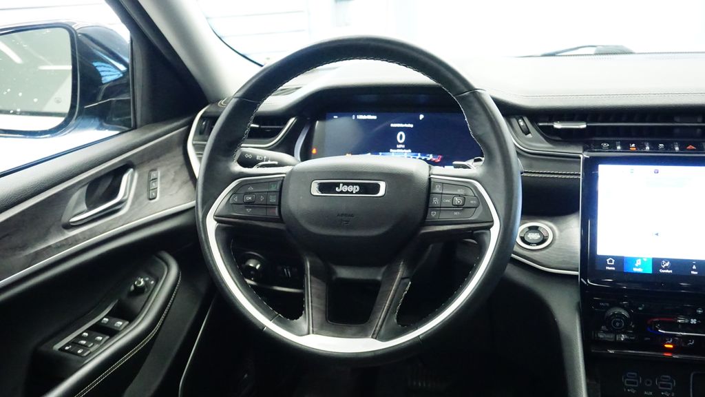 Thumbnail: 2022 Jeep Grand Cherokee - 24