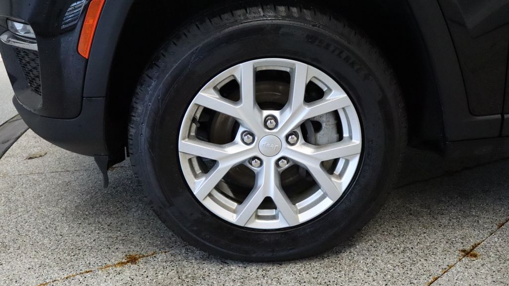 Thumbnail: 2023 Jeep Grand Cherokee - 11