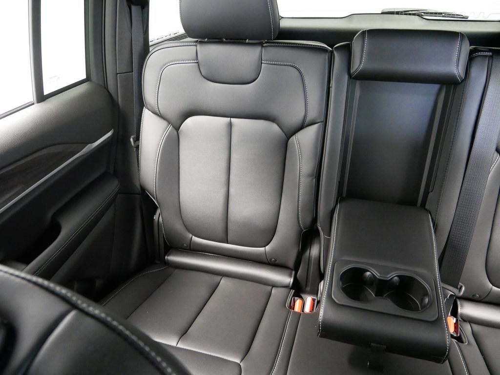 Thumbnail: 2025 Jeep Grand Cherokee - 20