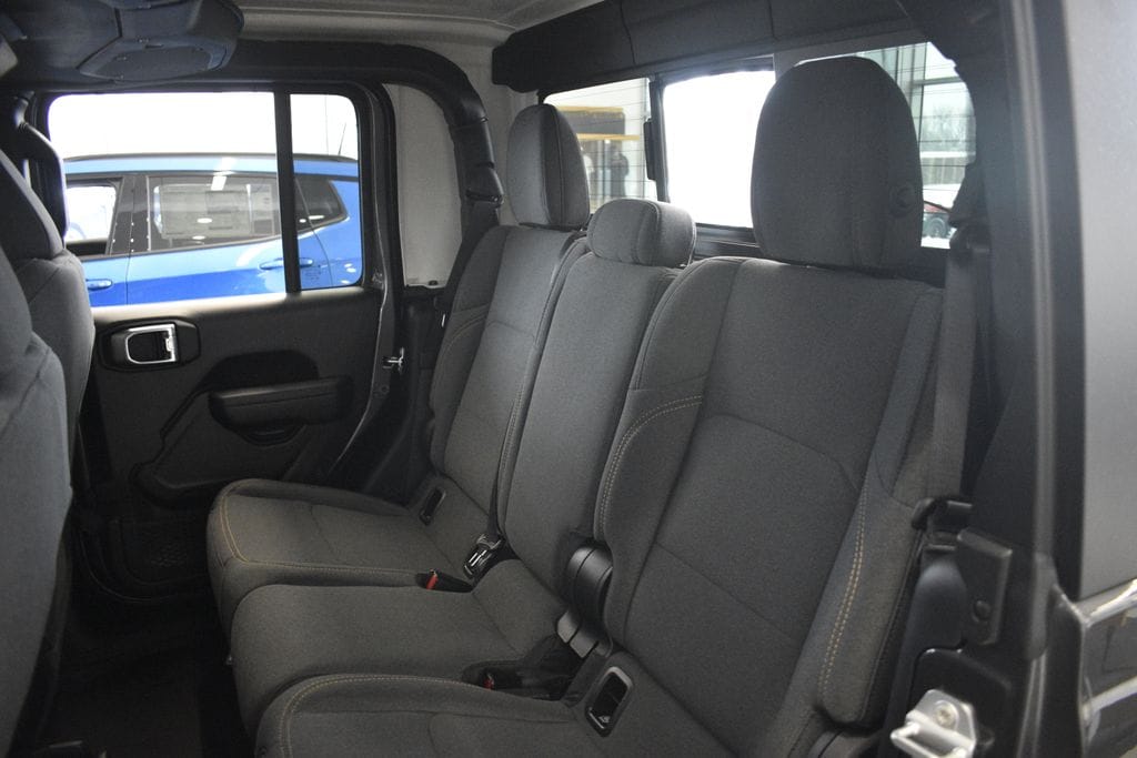 Thumbnail: 2025 Jeep Gladiator - 25