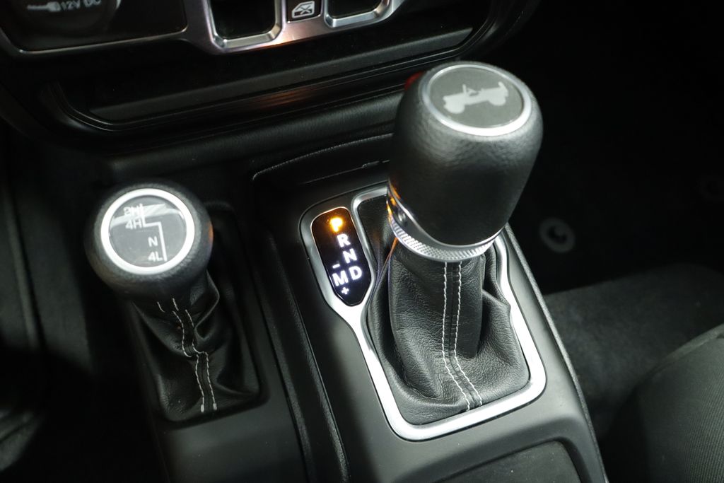 Thumbnail: 2021 Jeep Wrangler - 31