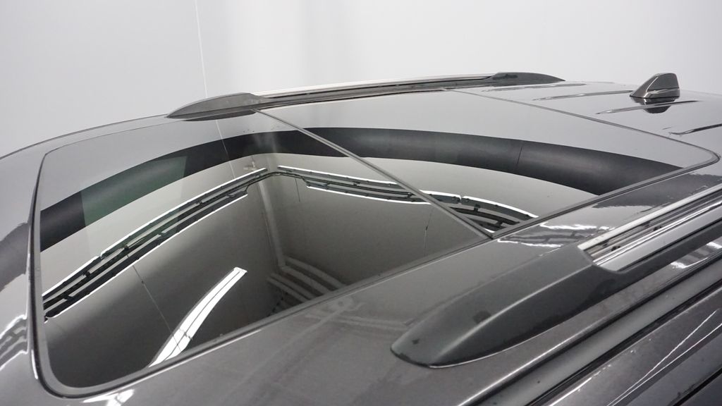 Thumbnail: 2017 Jeep Grand Cherokee - 38