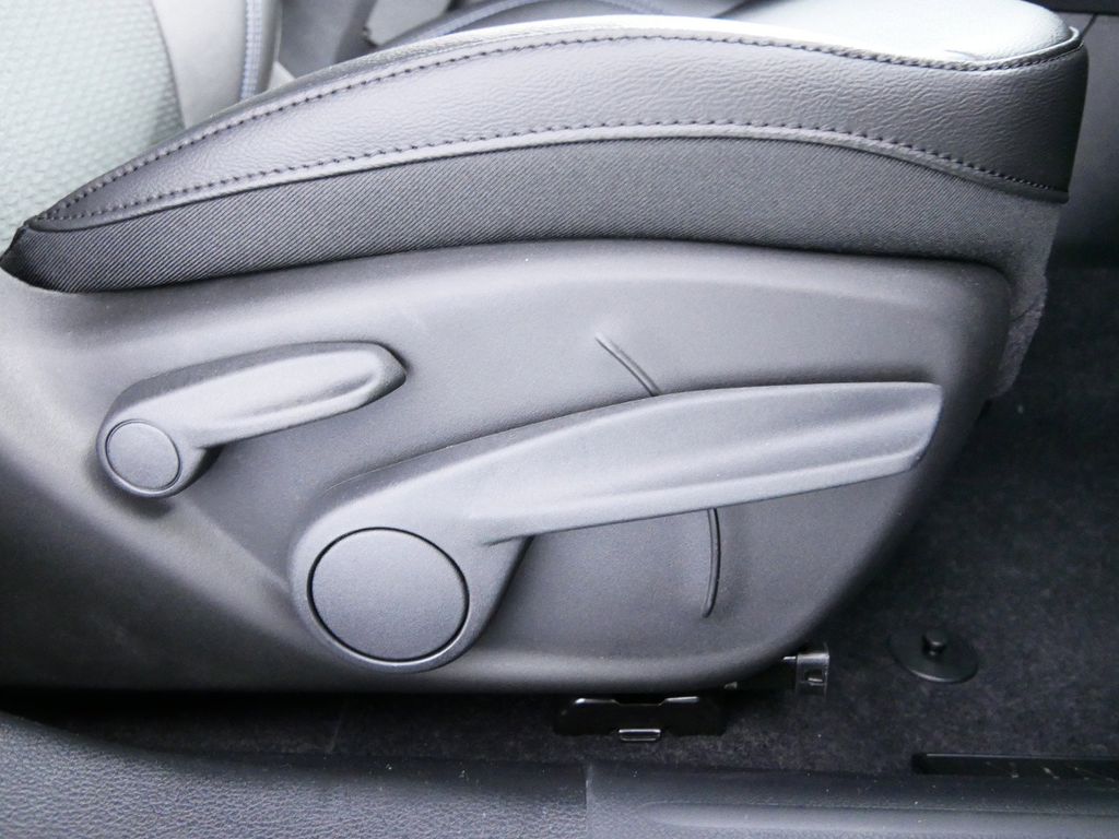 Thumbnail: 2024 Jeep Compass - 22