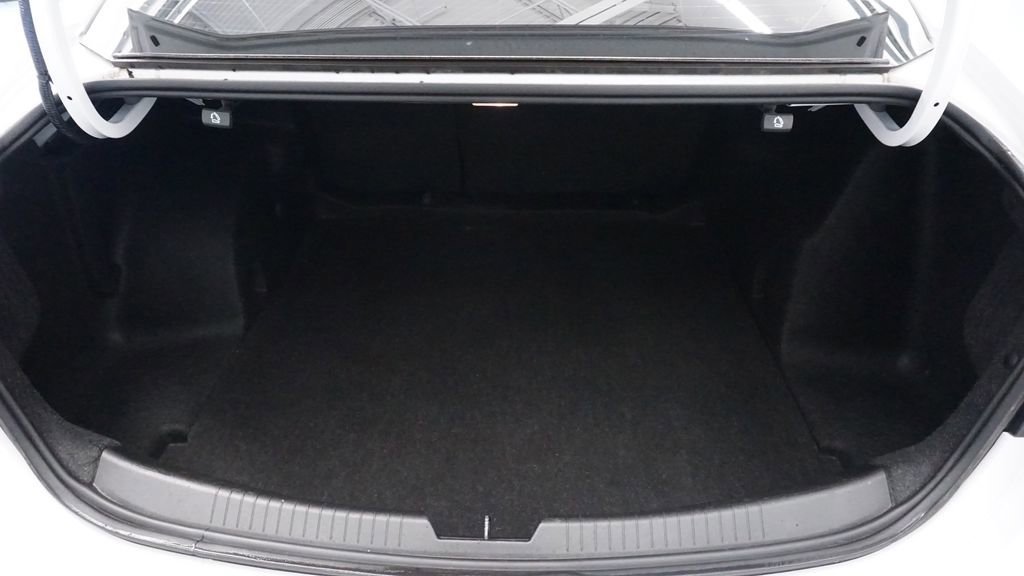 Thumbnail: 2019 Chevrolet Malibu - 17