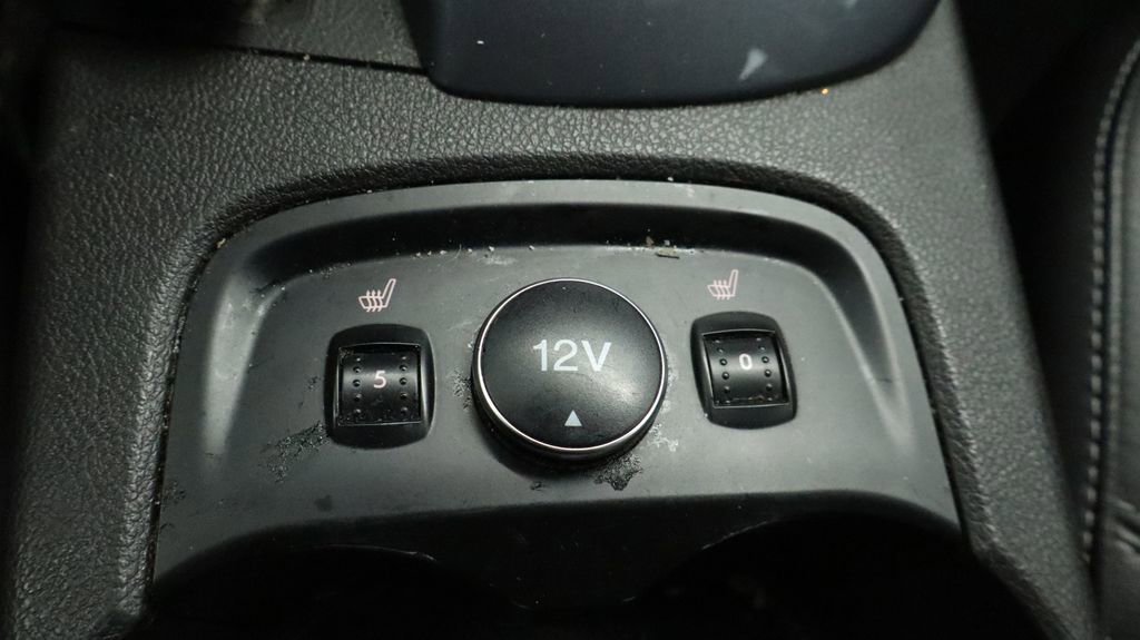 Thumbnail: 2013 Ford Focus - 34