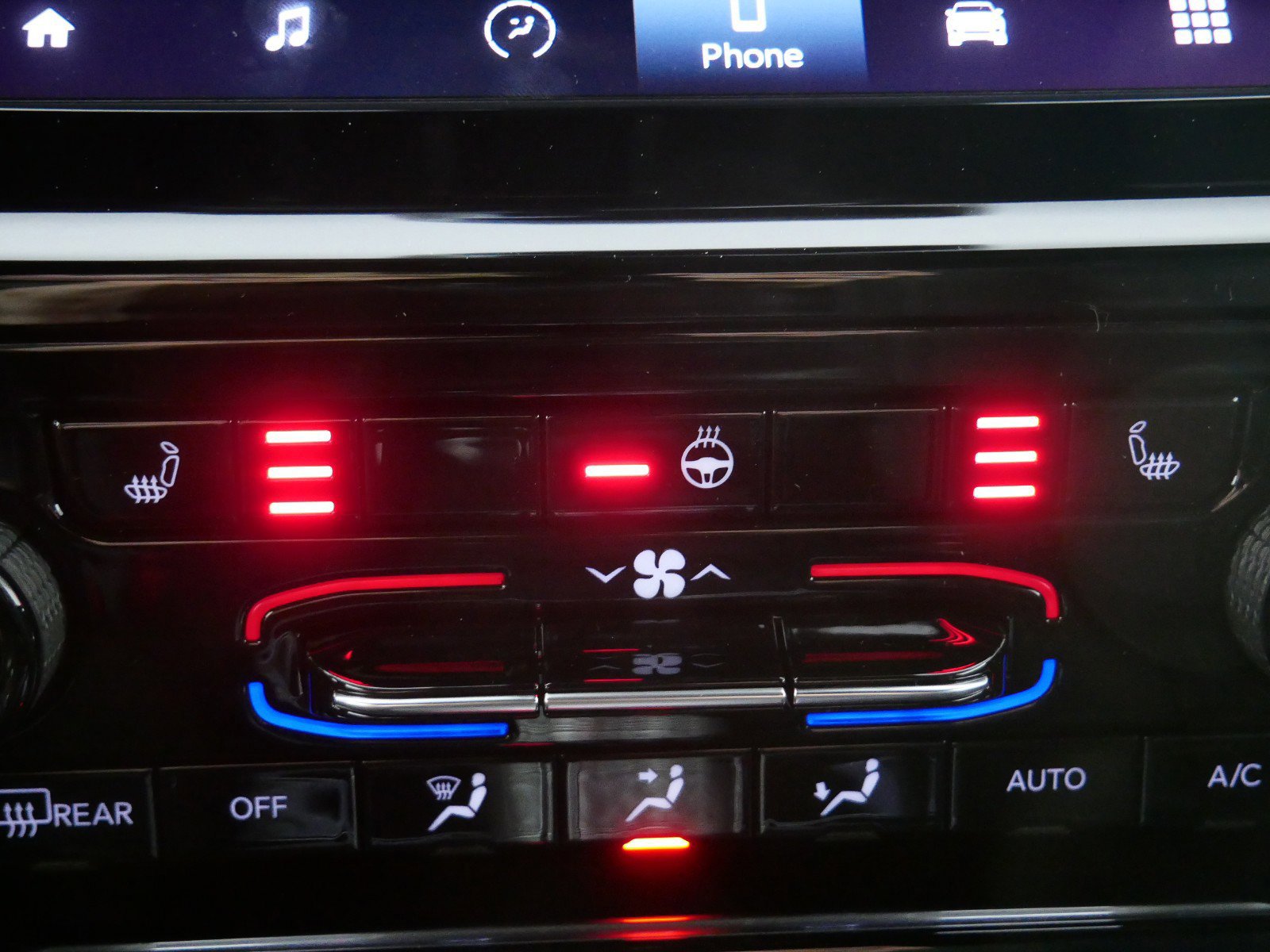 2024 Jeep Grand Cherokee Laredo 44