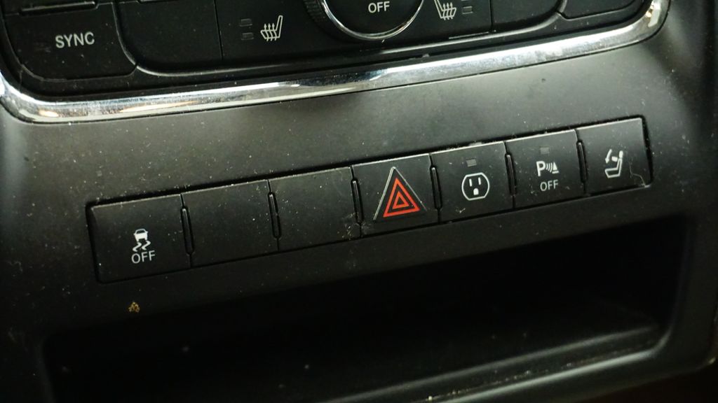 Thumbnail: 2013 Dodge Durango - 24