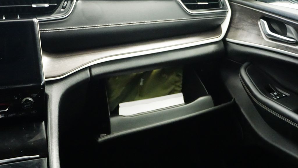 Thumbnail: 2023 Jeep Grand Cherokee L - 26