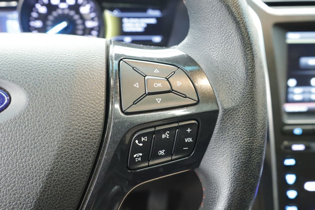 Thumbnail: 2016 Ford Explorer - 33