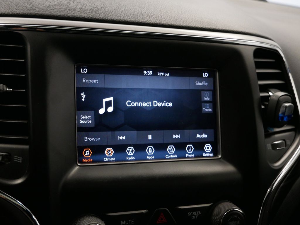 Thumbnail: 2019 Jeep Grand Cherokee - 28