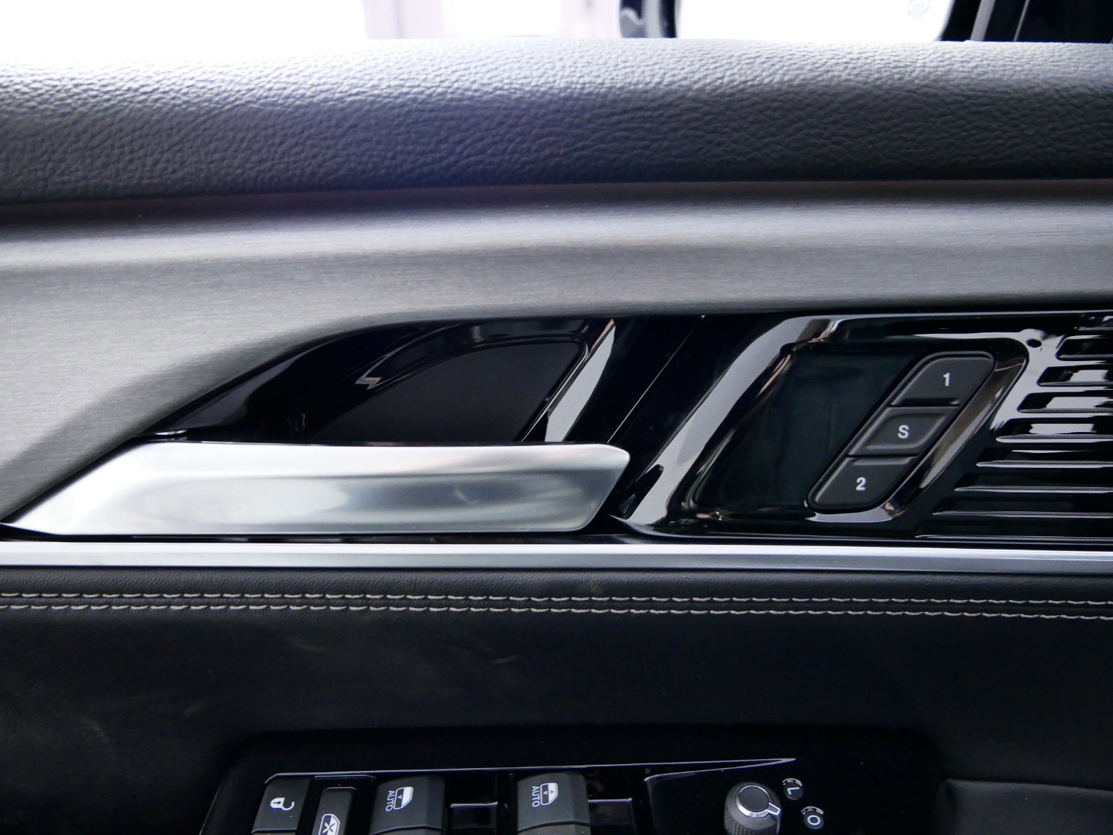 Thumbnail: 2024 Jeep Wagoneer - 34