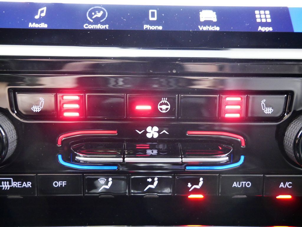 Thumbnail: 2025 Jeep Grand Cherokee - 41