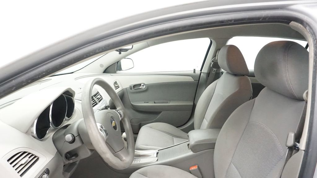 Thumbnail: 2012 Chevrolet Malibu - 19