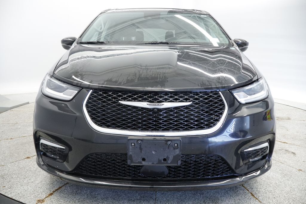 Thumbnail: 2023 Chrysler Pacifica - 12