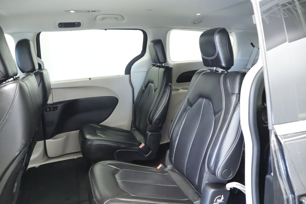 Thumbnail: 2023 Chrysler Pacifica - 20