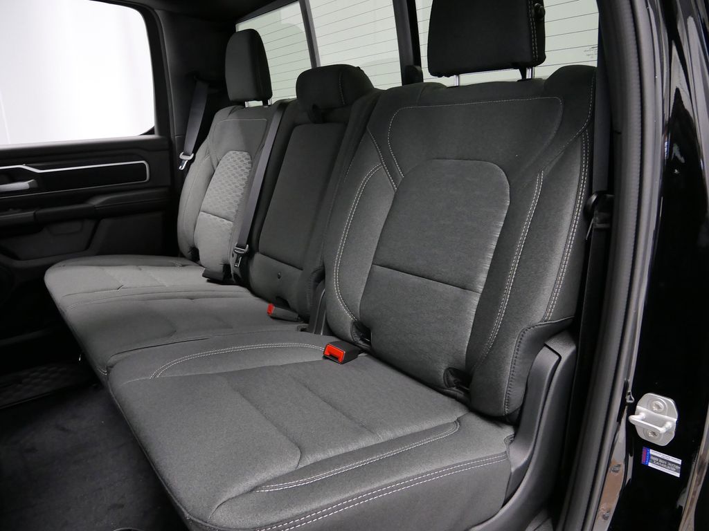 Thumbnail: 2026 RAM 1500 - 9