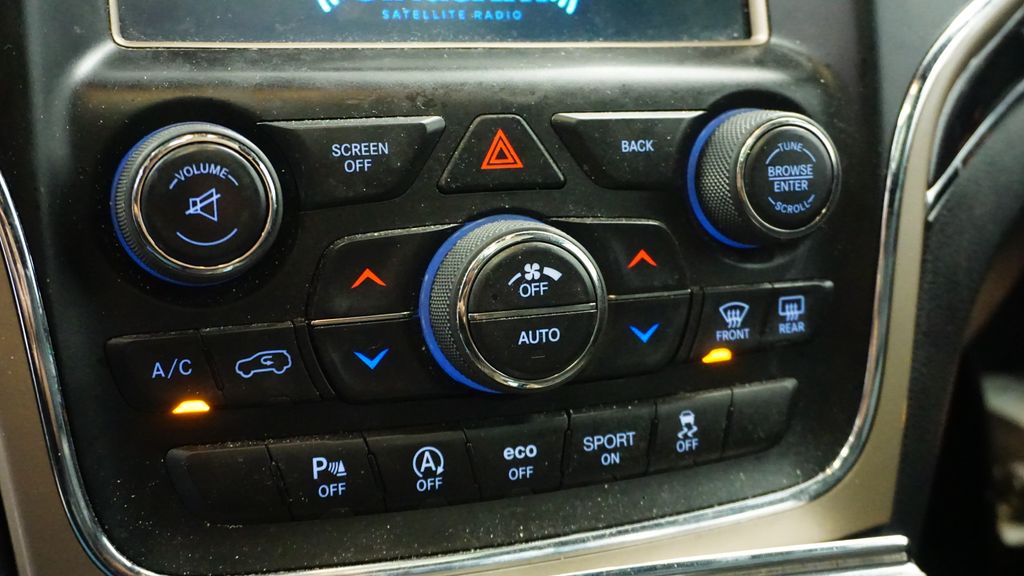 Thumbnail: 2017 Jeep Grand Cherokee - 33