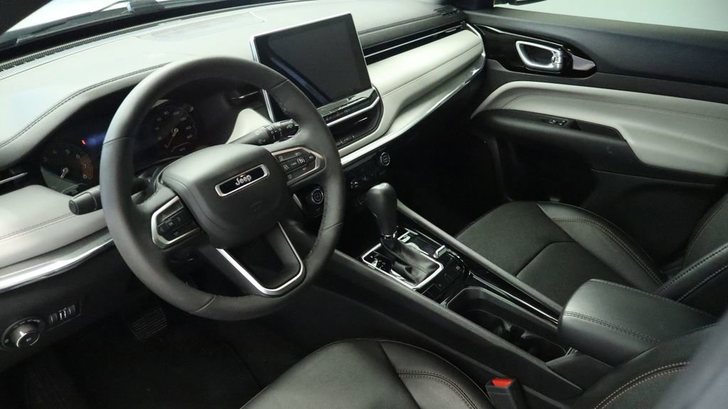 Thumbnail: 2023 Jeep Compass - 28