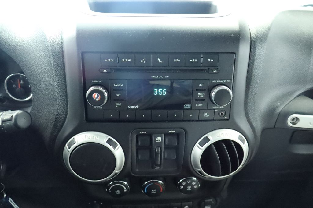 Thumbnail: 2011 Jeep Wrangler - 29