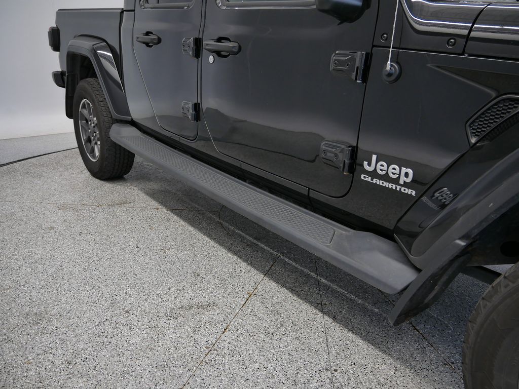 Thumbnail: 2021 Jeep Gladiator - 19