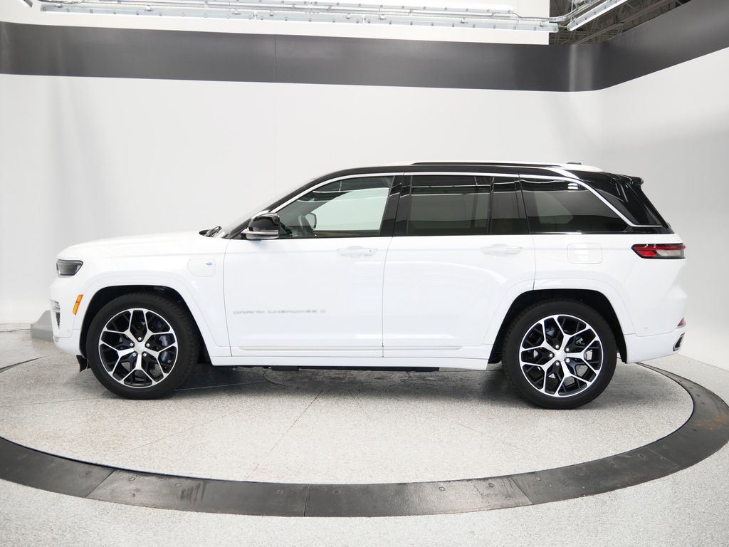 Thumbnail: 2023 Jeep Grand Cherokee - 18