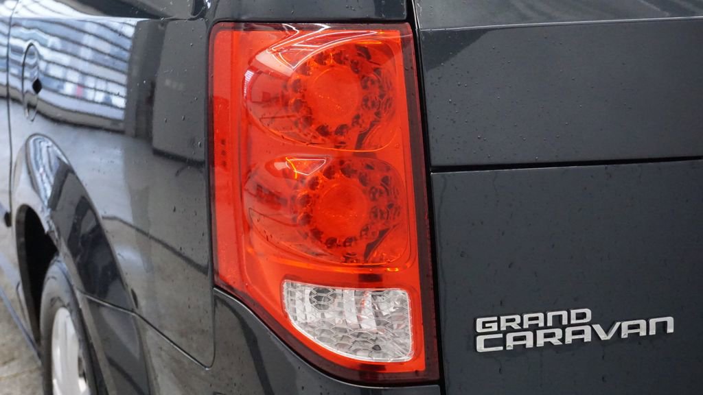 Thumbnail: 2013 Dodge Grand Caravan - 19