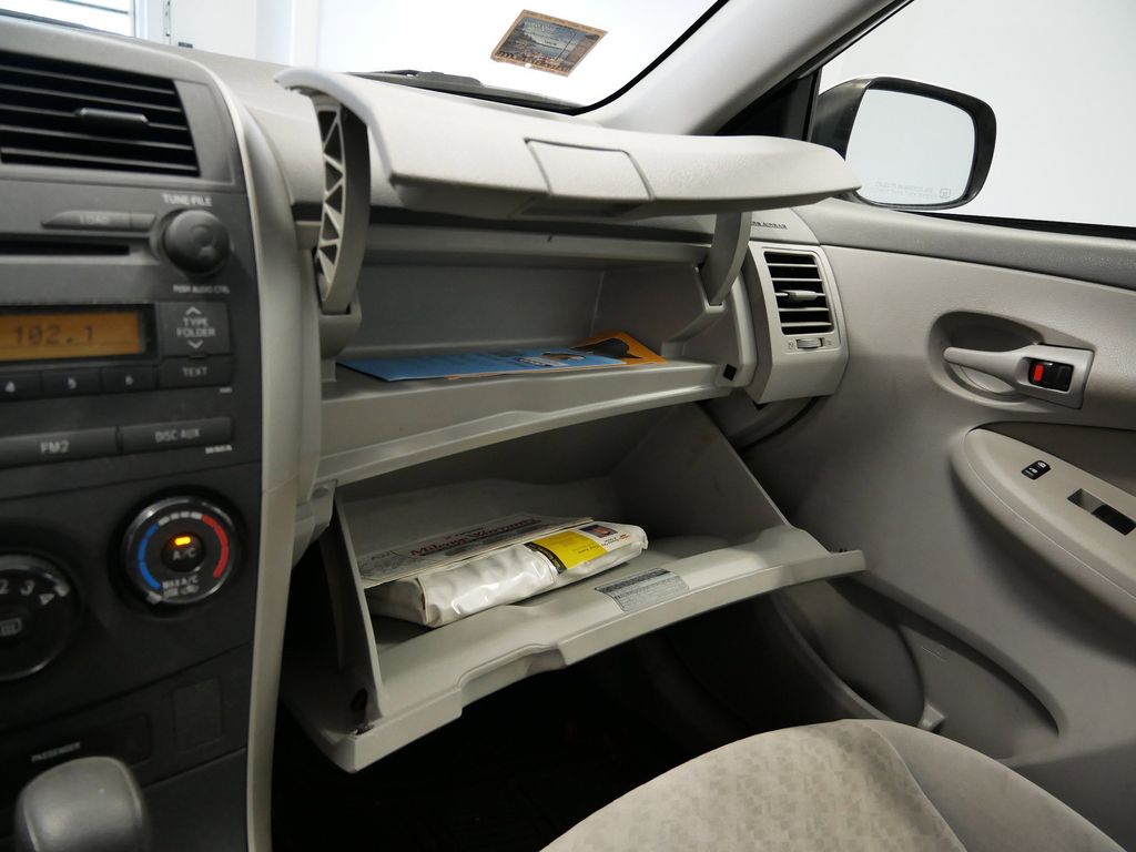 Thumbnail: 2009 Toyota Corolla - 26