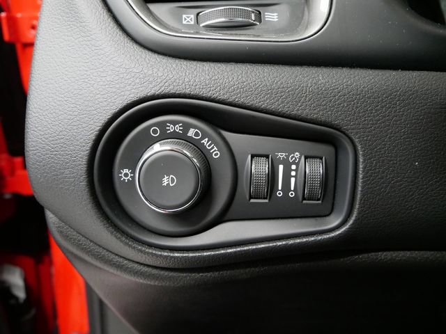 Thumbnail: 2023 Jeep Renegade - 22