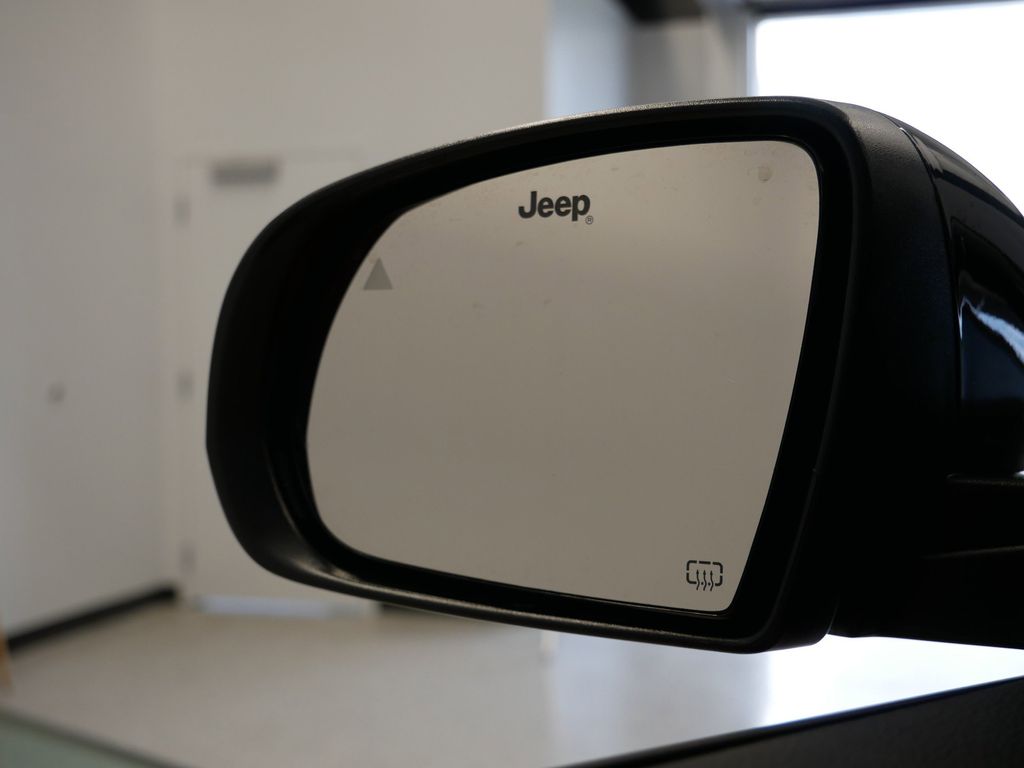 Thumbnail: 2025 Jeep Compass - 25