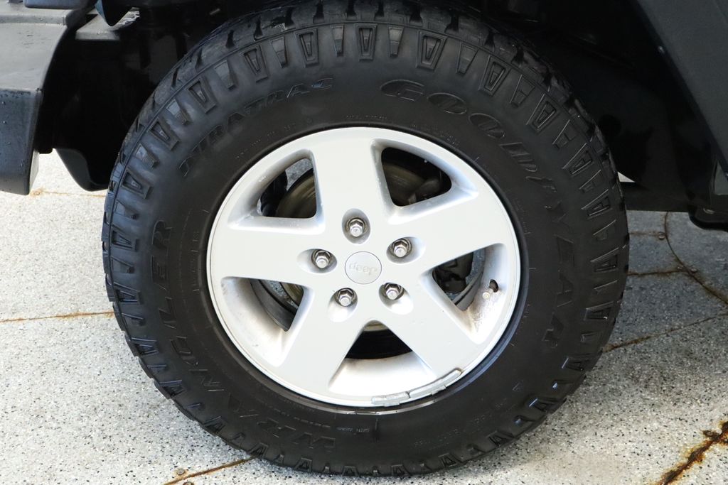 Thumbnail: 2014 Jeep Wrangler - 11