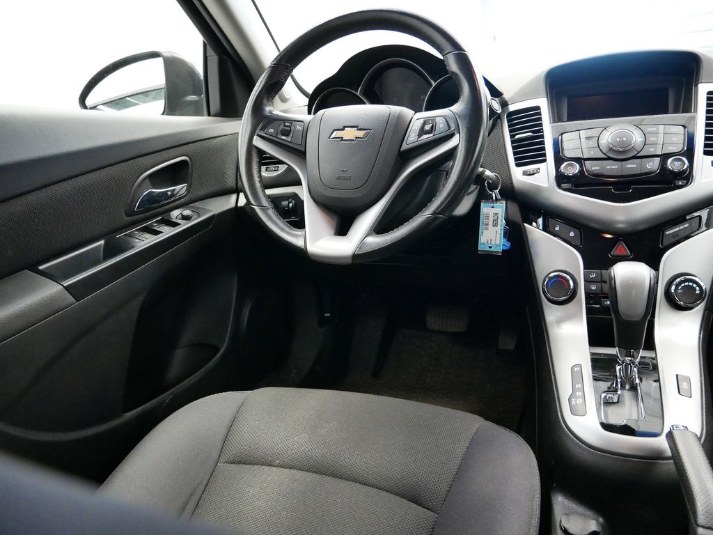 Thumbnail: 2014 Chevrolet Cruze - 22