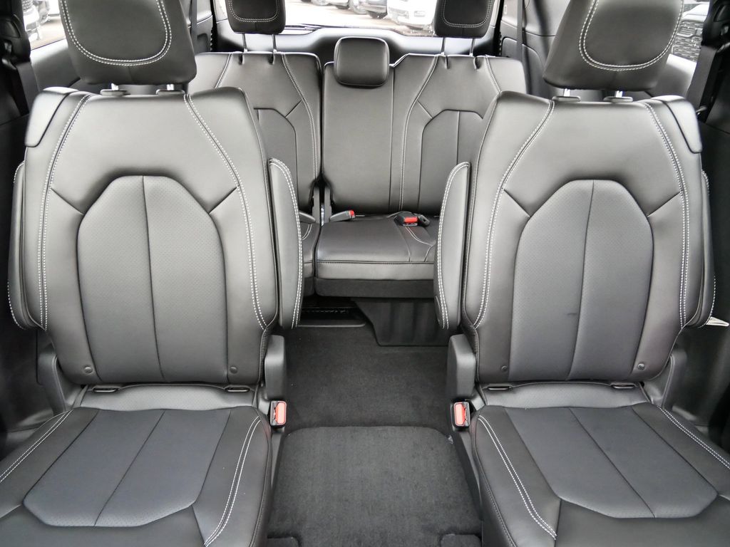 Thumbnail: 2026 Chrysler Pacifica - 20