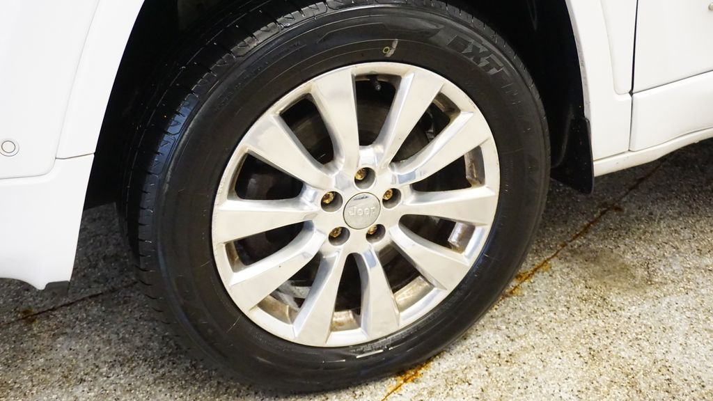 Thumbnail: 2016 Jeep Cherokee - 10