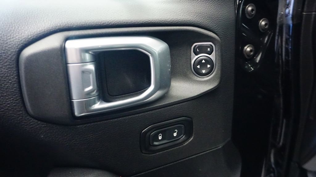 Thumbnail: 2021 Jeep Wrangler - 24