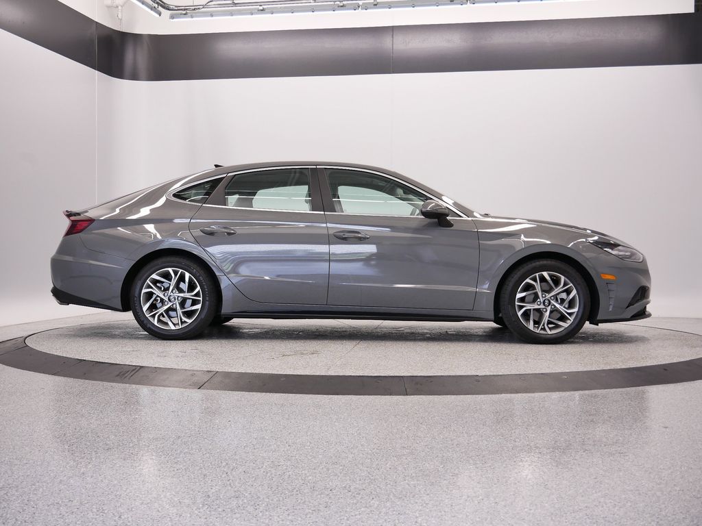Thumbnail: 2023 Hyundai Sonata - 8