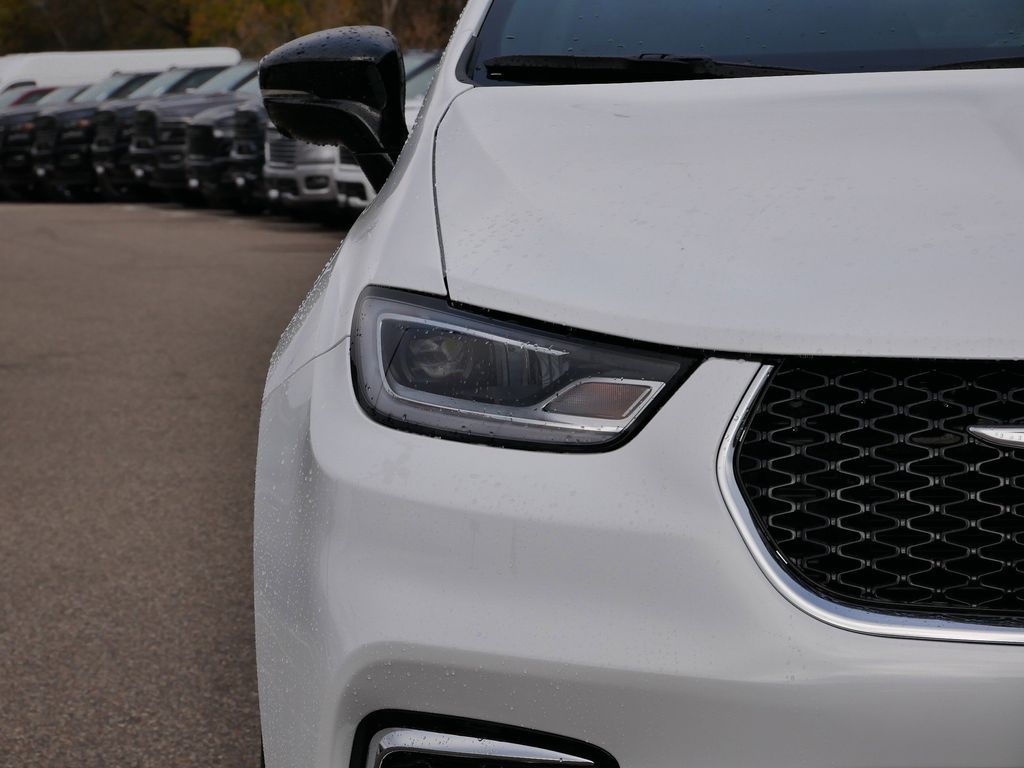 Thumbnail: 2026 Chrysler Pacifica - 50