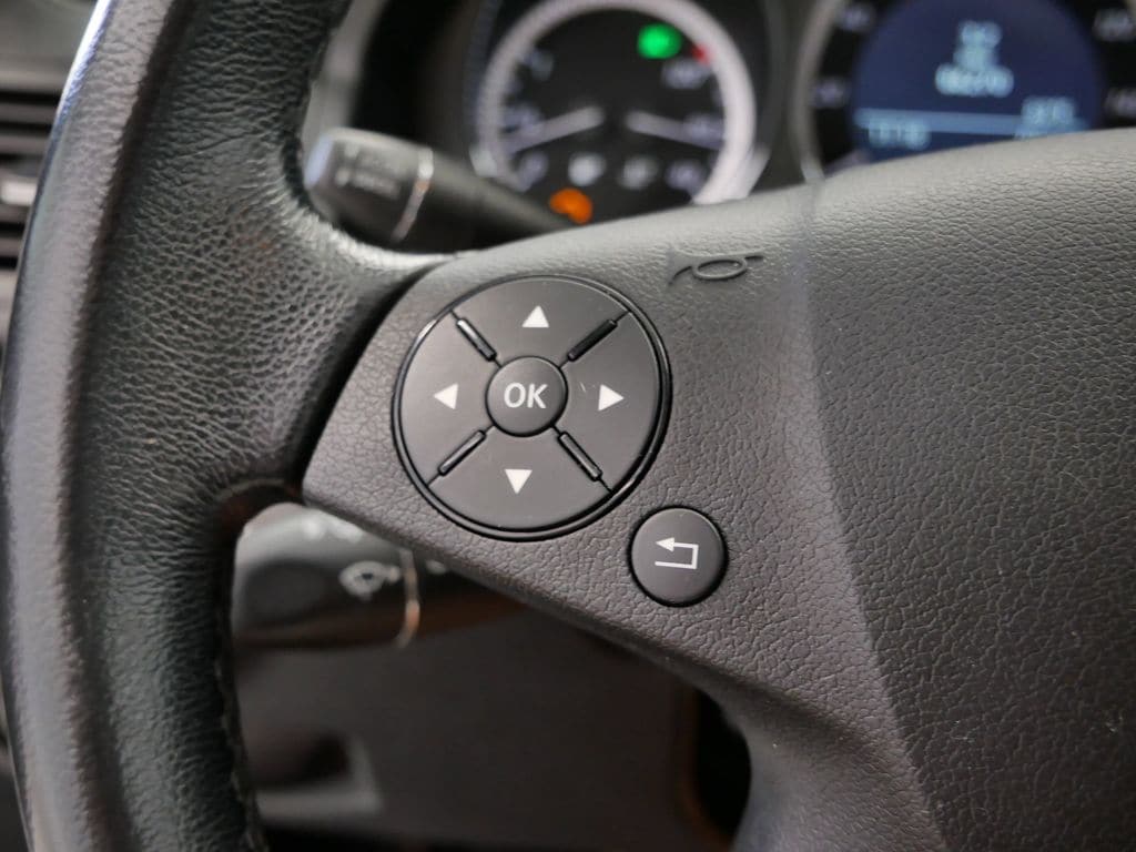 Thumbnail: 2011 Mercedes-Benz C-Class - 22