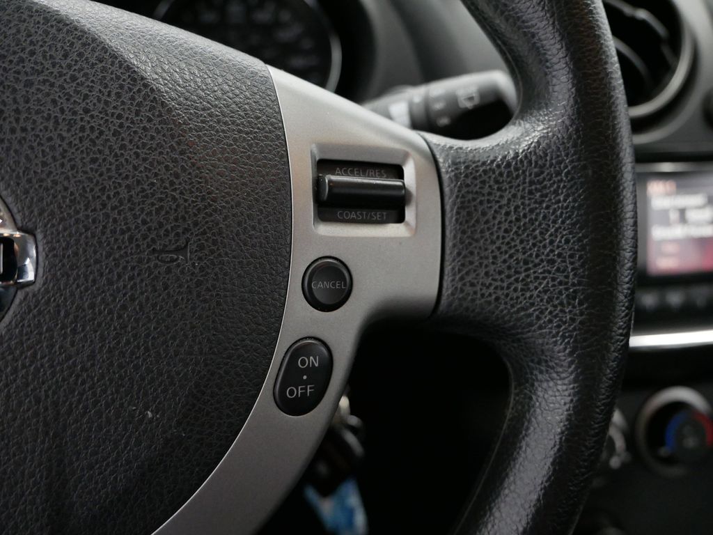 Thumbnail: 2014 Nissan Rogue - 20