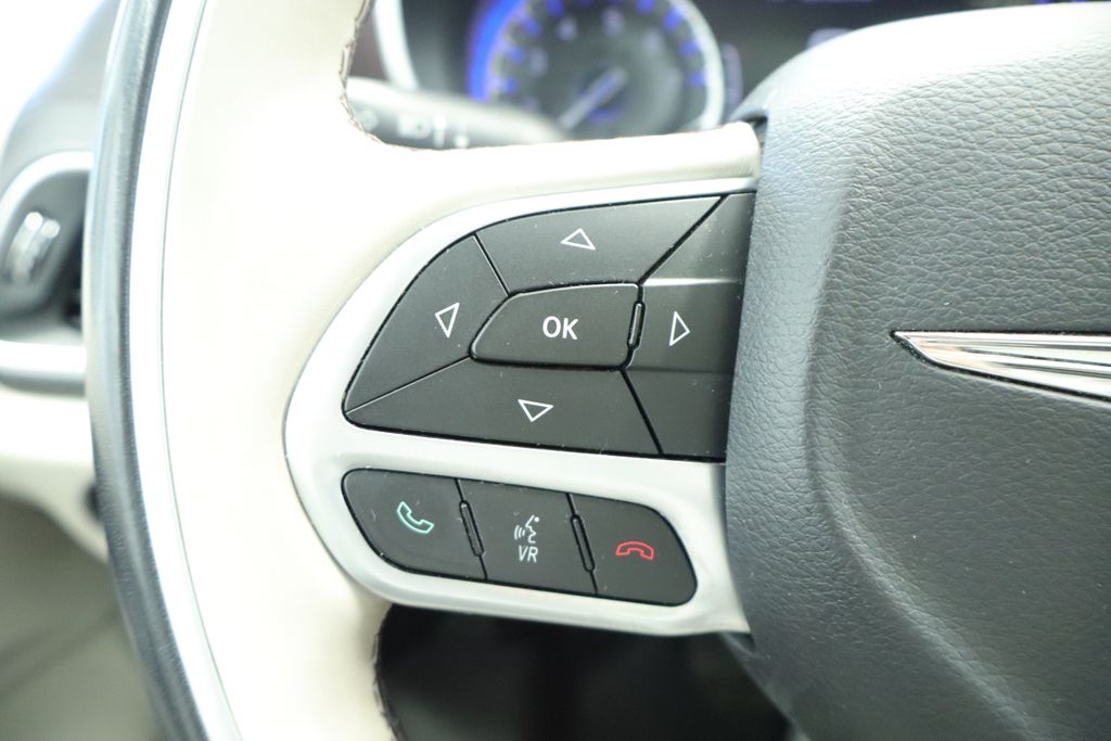 Thumbnail: 2017 Chrysler Pacifica - 27