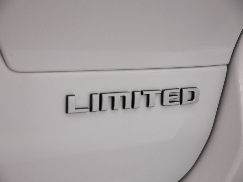 Thumbnail: 2025 Jeep Grand Cherokee L - 17