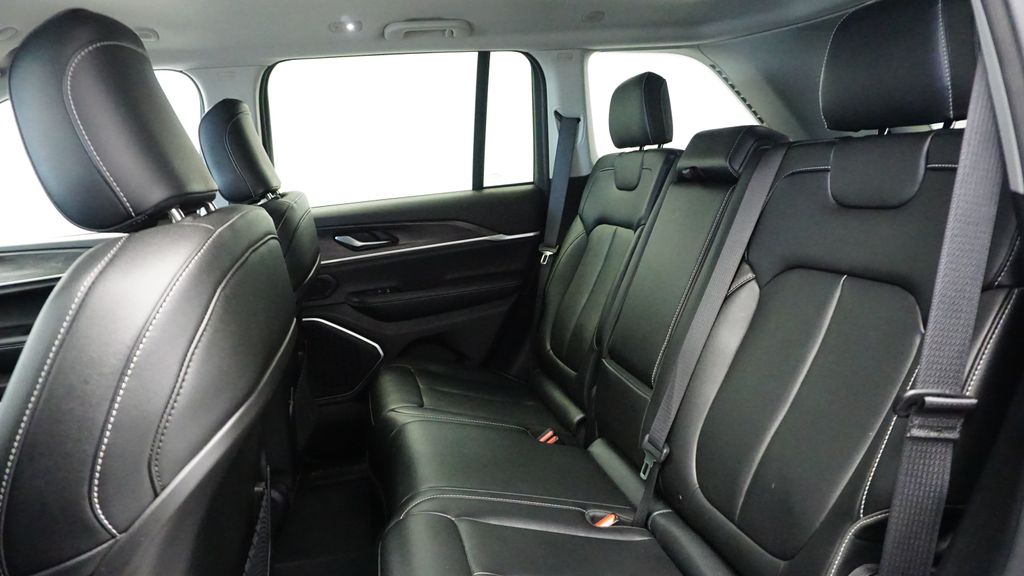 Thumbnail: 2023 Jeep Grand Cherokee - 19